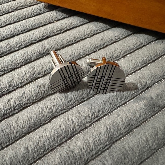 Burberry men’s cuff links - Picture 1 of 1